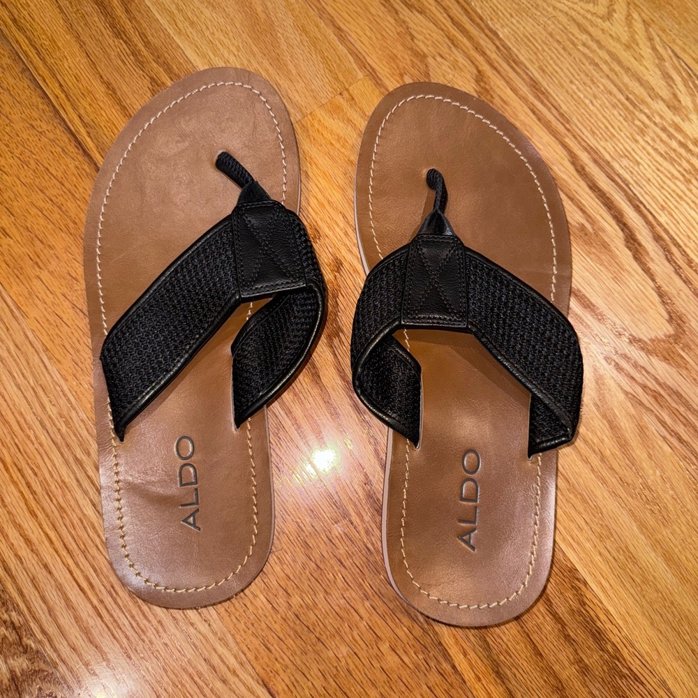 Men’s Aldo flip flops